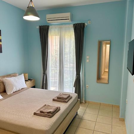 Seaside Escape Apartments - Poseidon Παλαιά Φώκαια Εξωτερικό φωτογραφία
