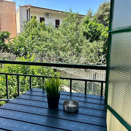 Seaside Escape Apartments - Poseidon Παλαιά Φώκαια Εξωτερικό φωτογραφία