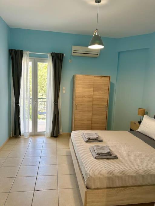 Seaside Escape Apartments - Poseidon Παλαιά Φώκαια Εξωτερικό φωτογραφία