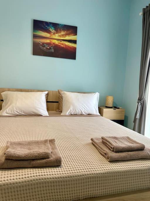 Seaside Escape Apartments - Poseidon Παλαιά Φώκαια Εξωτερικό φωτογραφία