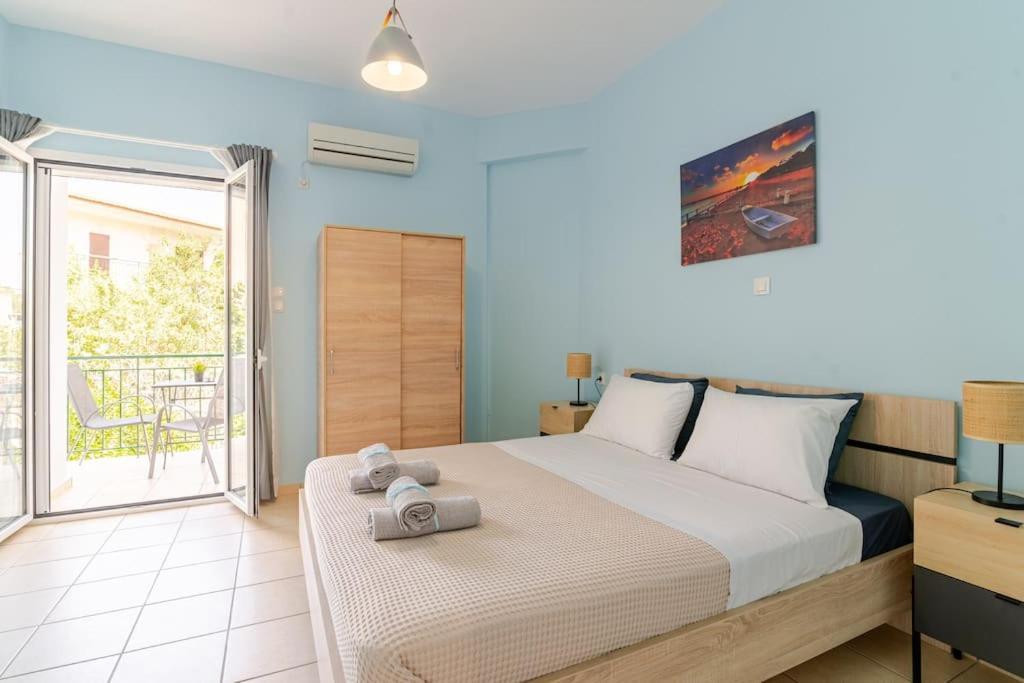 Seaside Escape Apartments - Poseidon Παλαιά Φώκαια Εξωτερικό φωτογραφία