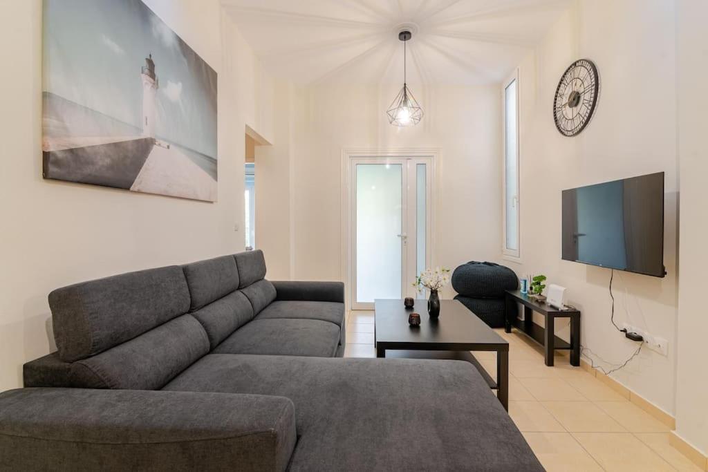 Seaside Escape Apartments - Poseidon Παλαιά Φώκαια Εξωτερικό φωτογραφία